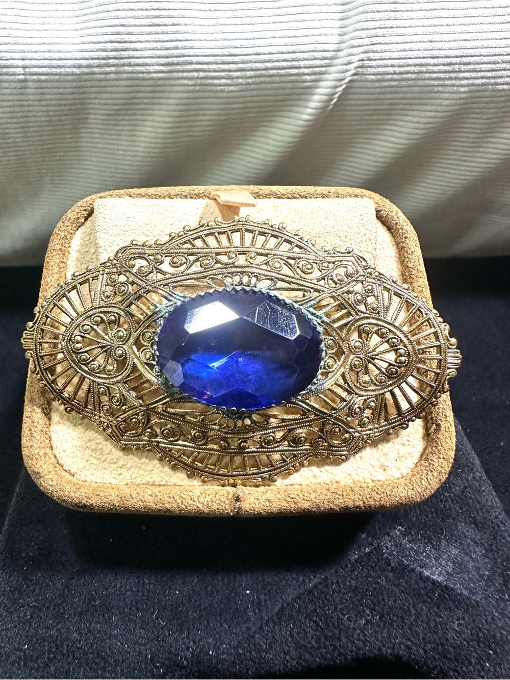 Vtg: Czechoslovakia Blue Glass Filigree Accent Brooch